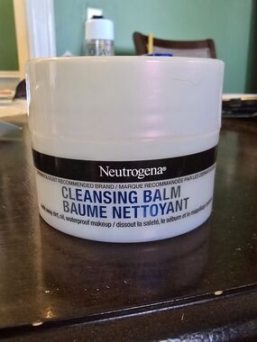Neutrogena Cleansing Balm in White Jar with Black Label